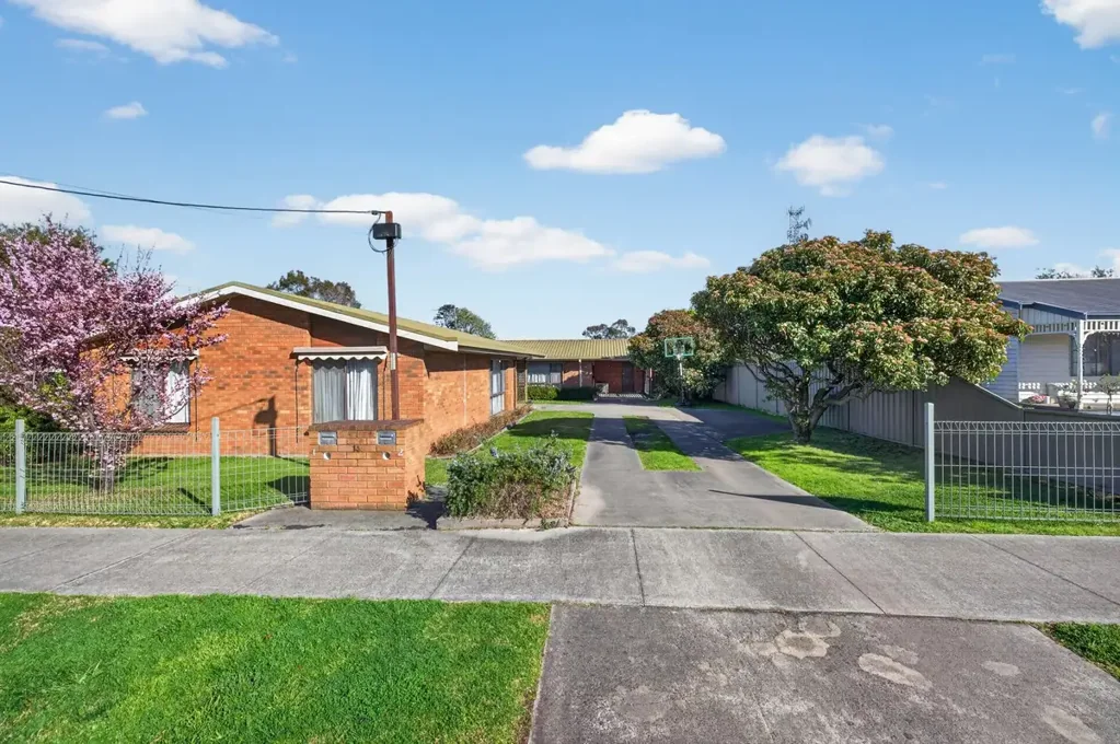 Heyfield 4 Bedroom Dual Income Opportunity In The Heart Of Heyfield