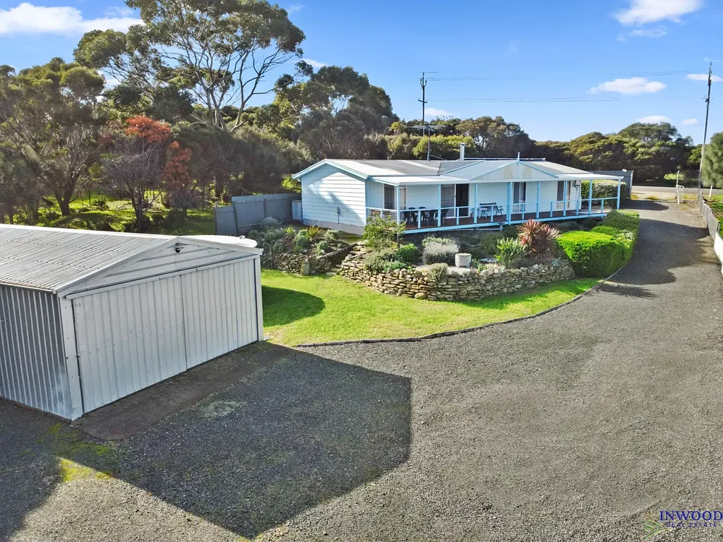 American River 4 Bedroom Expansive views over American River, Kangaroo Island.  Stunning Island home.