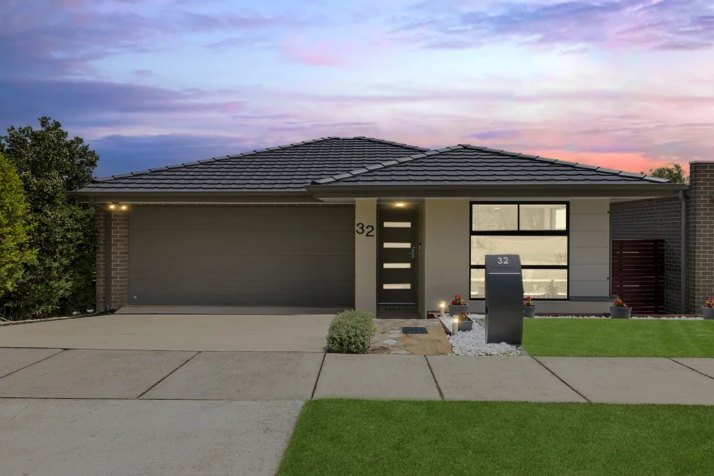 32 Cocoparra Crescent, Crace, ACT 2911