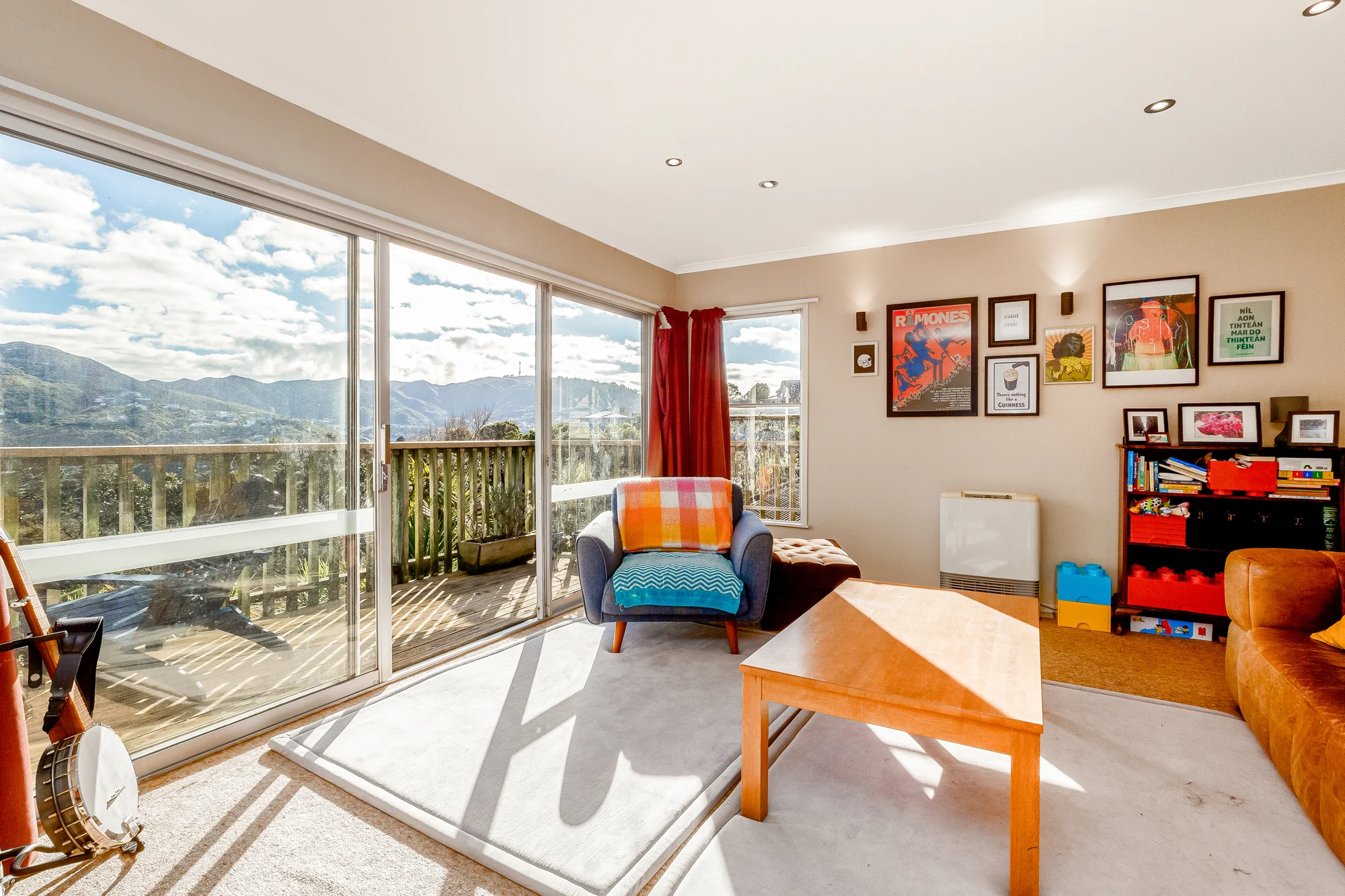 Wadestown 5房 Leafy, Spacious Home and Income