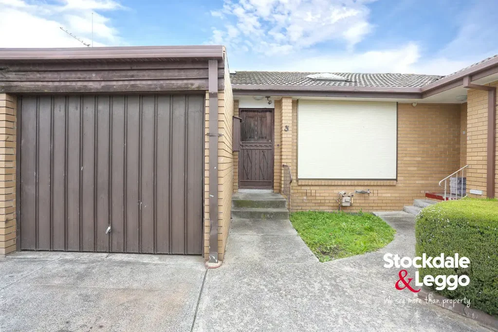 Conveniently Located Two Bedroom Unit in the Heart of Glenroy