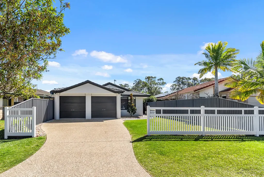 Currumbin Waters 3 Bedroom Freshly Renovated, Perfectly Positioned – Move-In Ready Home in Currumbin Waters!