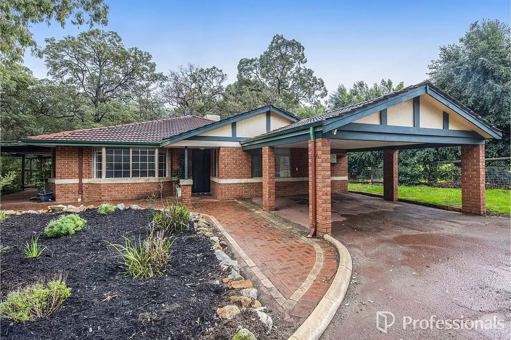 Byford 4 Slaapkamer The Workshop is Huge. The Block is Rare. Byford Hills Lifestyle? Unmatched.