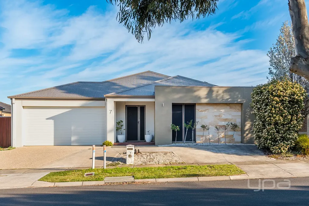 7 Castletown Boulevard, Weir Views, VIC 3338