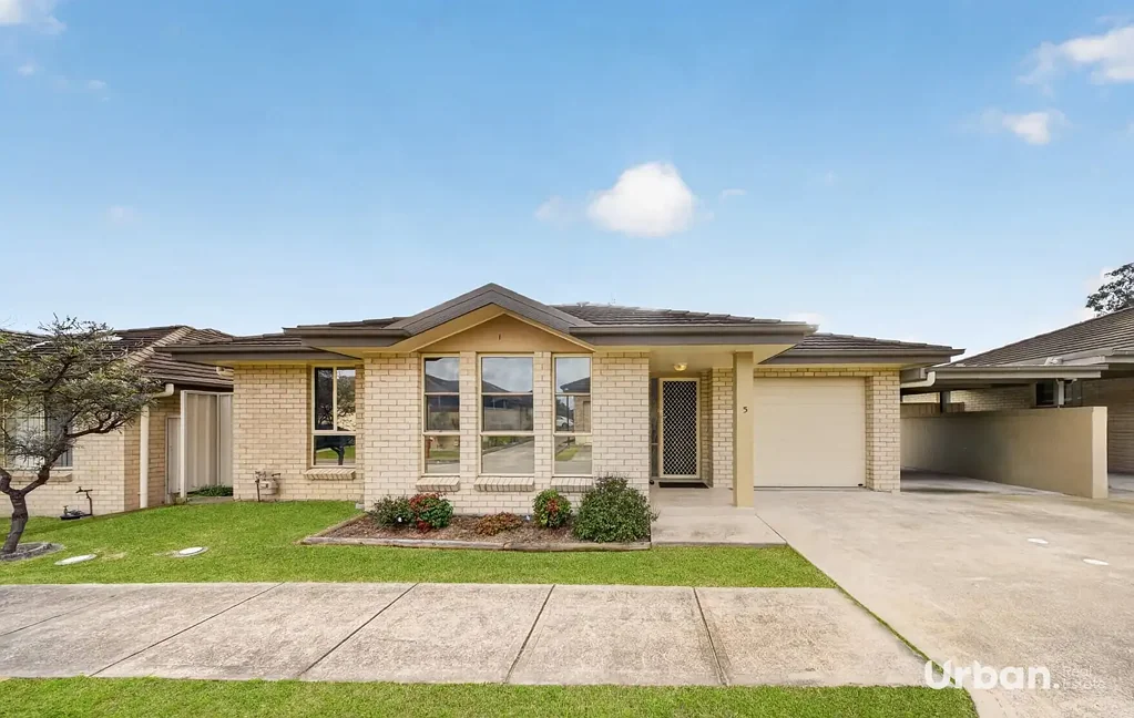 Bellbird 3房  Spacious, Low-Maintenance Living with Strong Investment Appeal and Extra Parking
