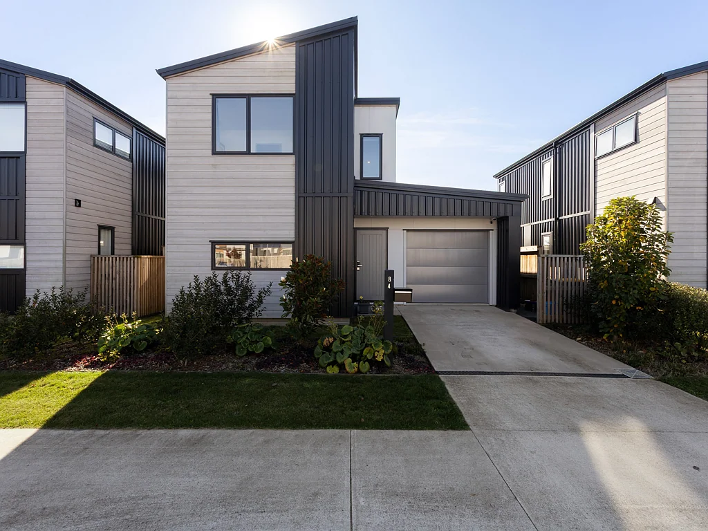 Hamilton Lake 2 Bedroom Contemporary Living by Hamilton Lake