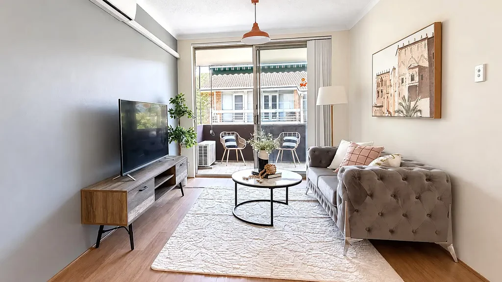 Epping 2Phòng ngủ Premier Location with Low Strata Fee!!!