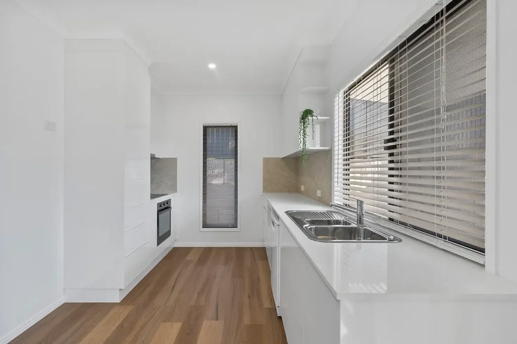 Beautiful country-style acreage living