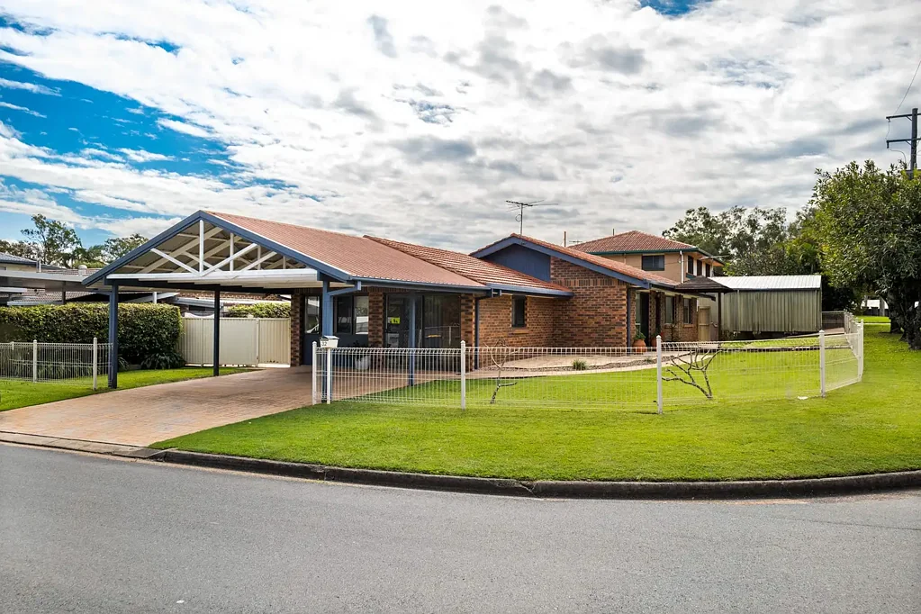 Scarborough 4房  PRIZED LOCATION - A HOME OF DISTINCTION