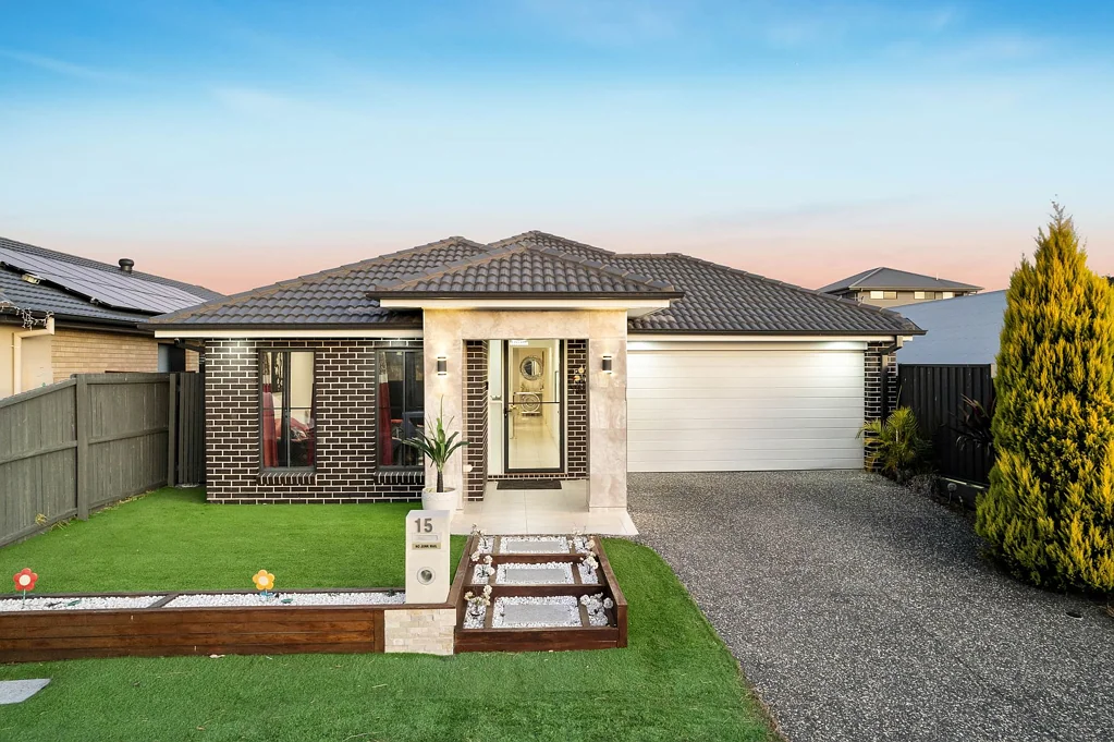 15 Flyers Street, Spring Mountain, QLD 4300