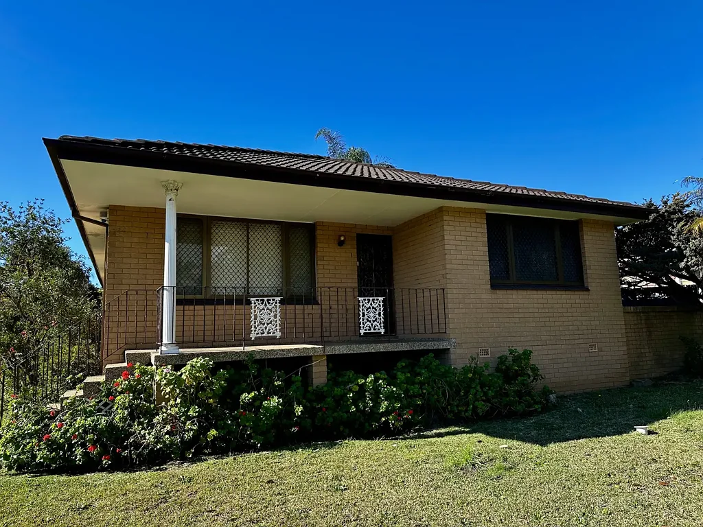 GENEROUS 3 BEDROOM SIZED VILLA