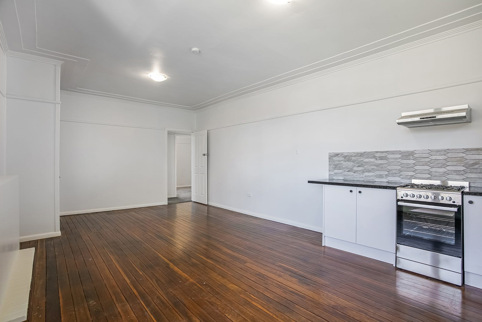 8 RONA ST, PEAKHURST NSW 2210, 0 غرف, 0 حمامات, House