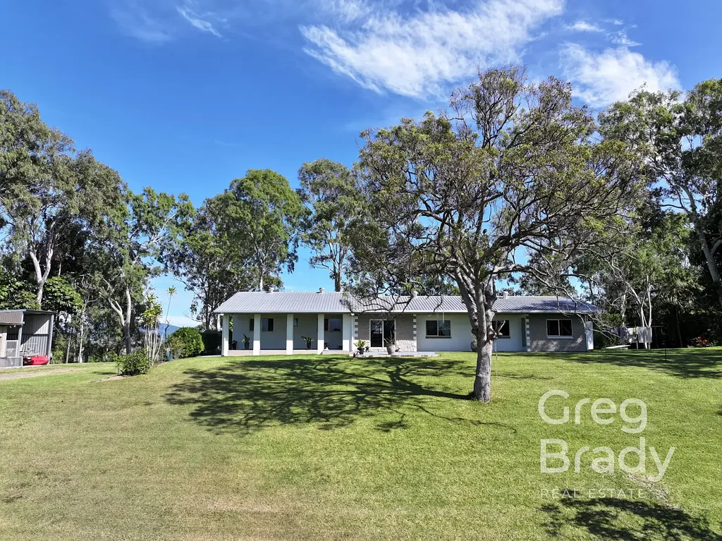 Sarina 5બેડરૂમ 5 Bedroom 3 Bathroom Home on 6.1 Acres
