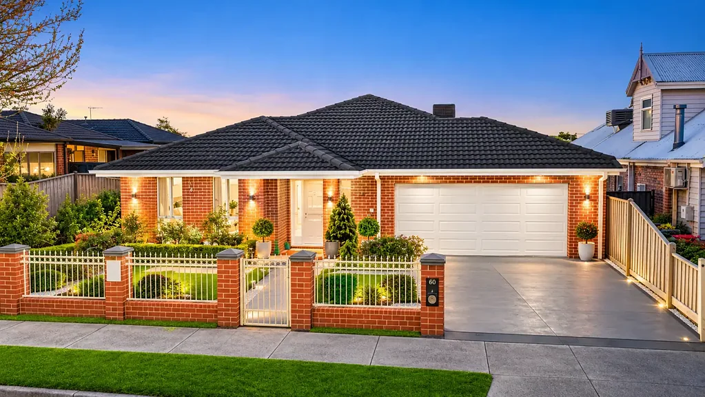 Cranbourne North 4ਬੈੱਡਰੂਮ Beautifully Presented Family Home with Exceptional Space
