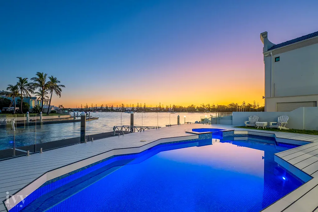 Paradise Point 6 Bedroom Hamptons-Inspired Modern Elegance with Sweeping Broadwater Views