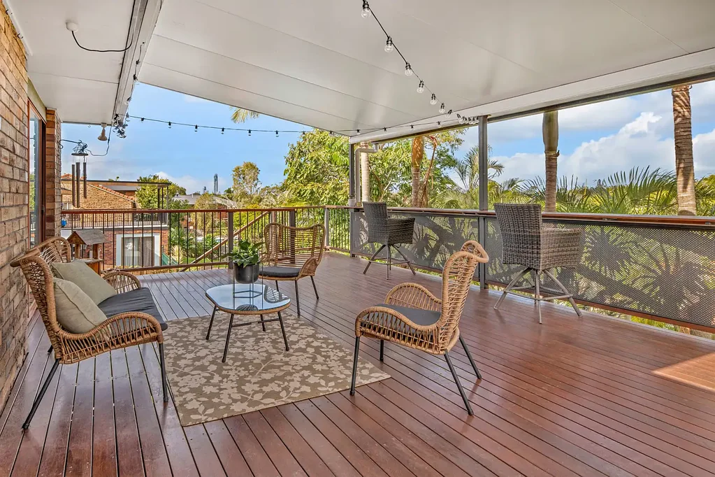 Ashmore 3 Bedroom LOCATION, LOCATION … CHARACTER-FILLED HOME IN THE PRIME, HIGHLY-SOUGHT "BELLEVUE/SUN VALLEY PARK" PRECINCT OF CENTRAL & CONVENIENT ASHMORE !!!