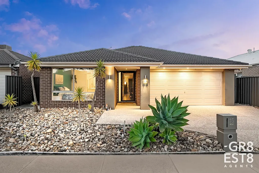 Cranbourne West 3침실 Modern Family Living with Style, Comfort & Security