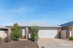 16 Kerrie Avenue, Munno Para West