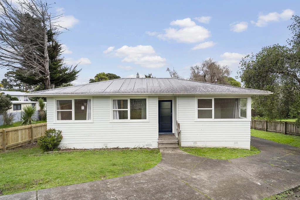 Te Atatu Peninsula 3 Slaapkamer Big land, big potential on the Peninsula
