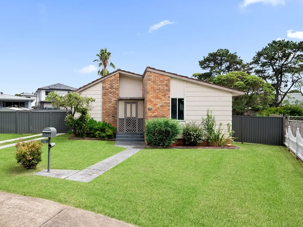15 Carr Place, Bradbury, NSW 2560