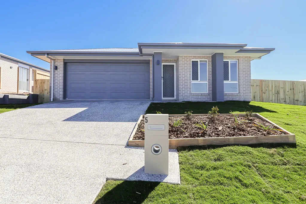 BRAND NEW FAMILY LIVING ON A PRIME CORNER BLOCK!