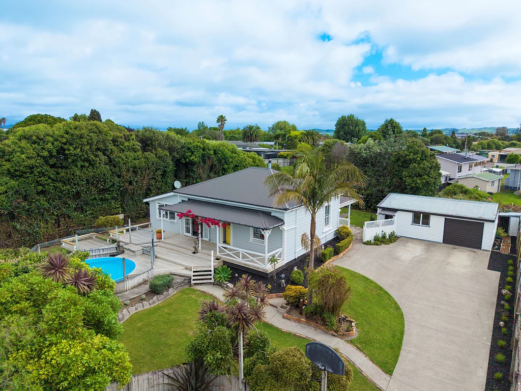 Waiuku 3房 家庭实用住宅！水疗+泳池，靠近镇区，生活便利，完美满足家庭多样需求！ Functional family living