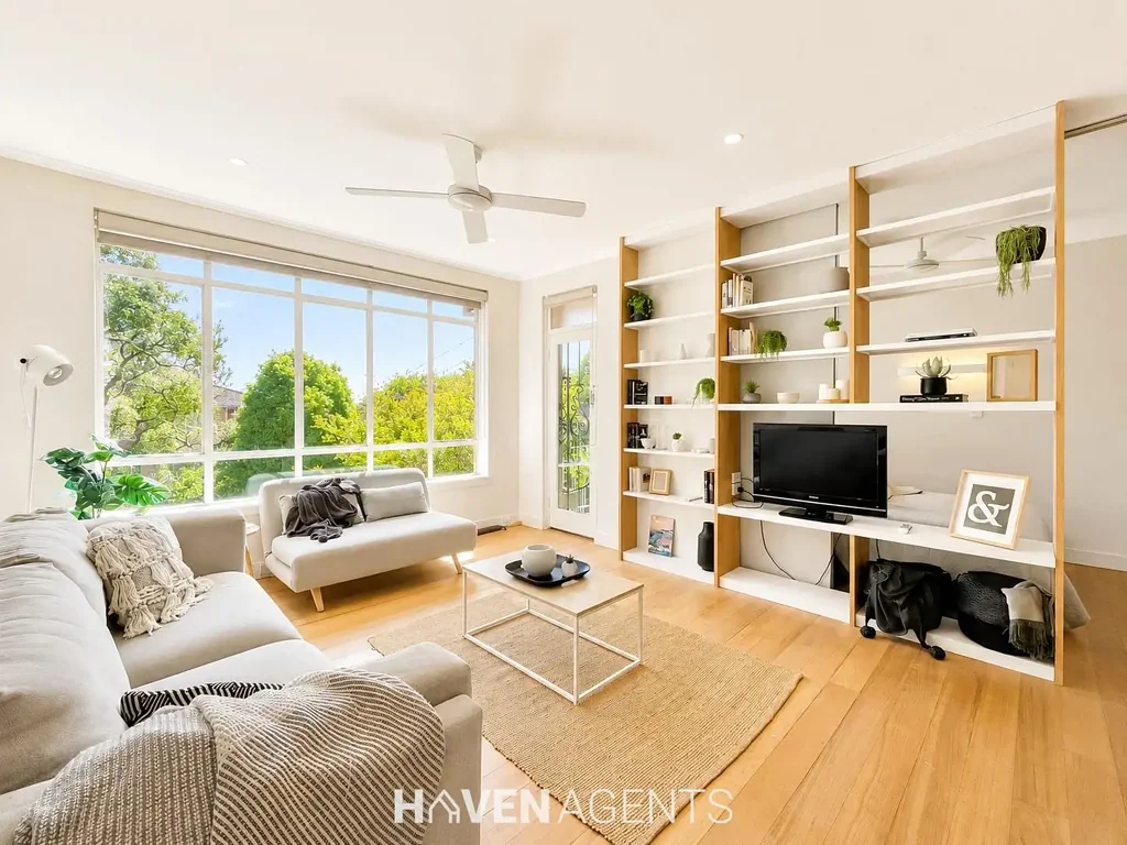 STUNNING ONE BEDROOM TREETOP APARTMENT II HAVEN AGENTS