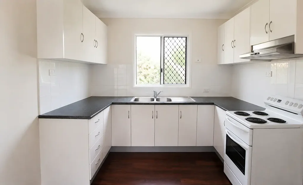 Air-Conditioned Upstairs Unit in North Mackay