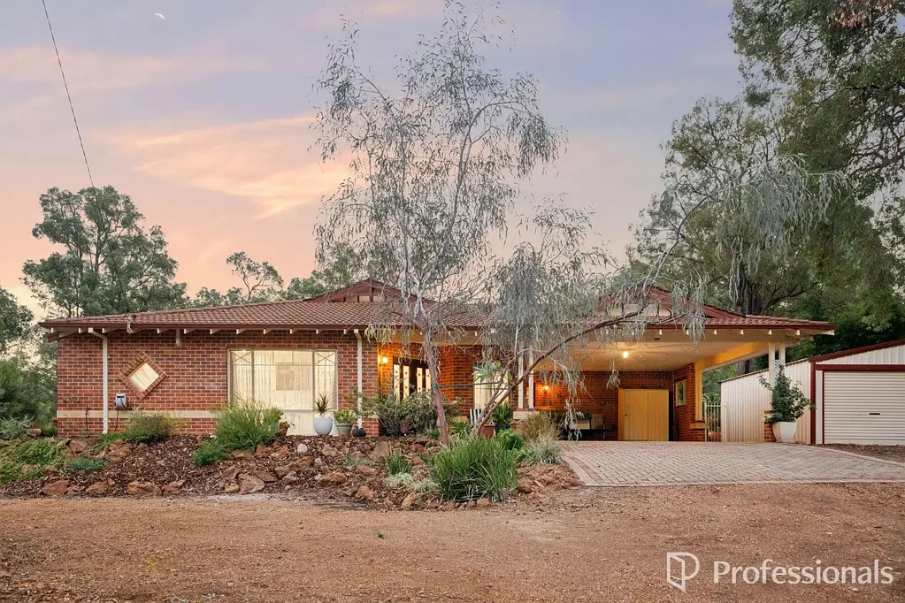 12 Jarrah Road, Roleystone, WA 6111