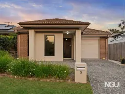 5 Capricorn Crescent, Springfield Lakes