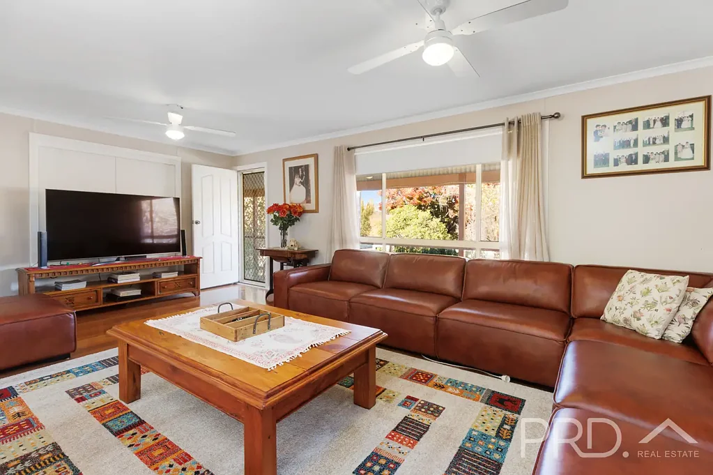 88 Lockhart Street, Adelong, NSW 2729