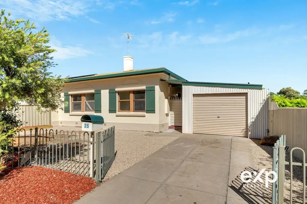Elizabeth North 3房  First Home or Investment Opportunity with Strong Potential
