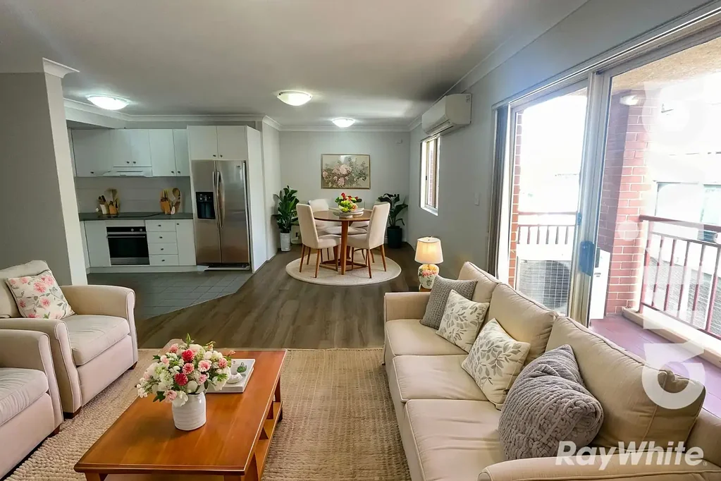 Sunny Split-Level 2 Bedroom Unit in Camperdown!