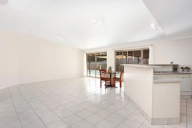 ਰਹਿਣ ਵਾਲਾ ਕਮਰਾ - 5 Conadilly Court, Carrara, QLD 4211