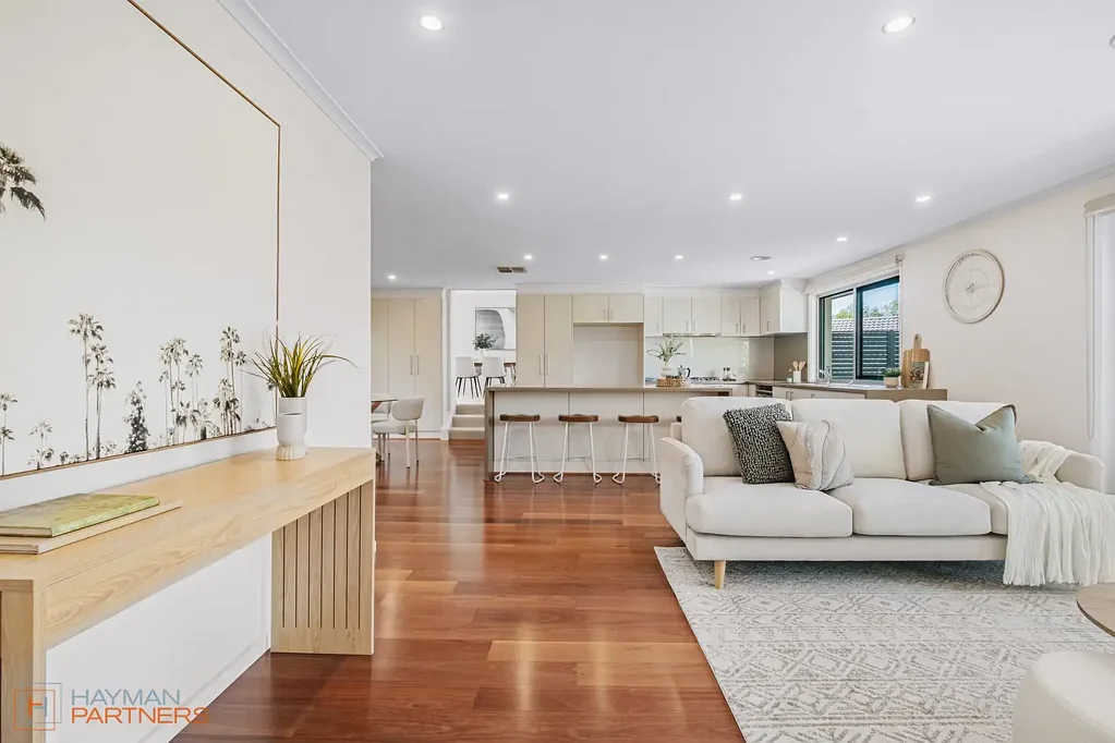 Curtin 4ਬੈੱਡਰੂਮ Immaculate Multi-Level Home with Sweeping Views and Exceptional Living Spaces