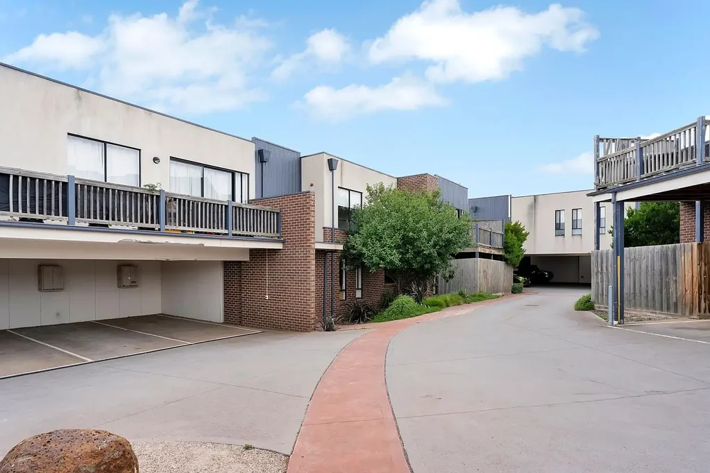 1/9 Petrea Place, Harkness, VIC 3337