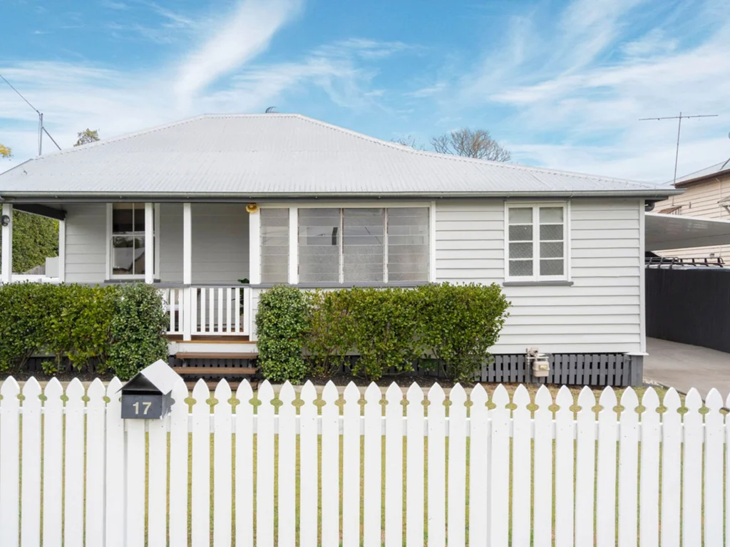 17 George Street, Newtown, QLD 4305