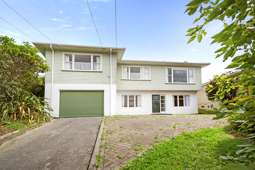 17 Lane Crescent, Tawa