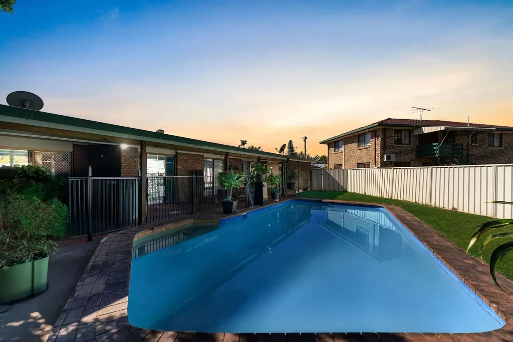 Mount Warren Park 3 Bedroom Renovators Delight Owners Moving Overseas