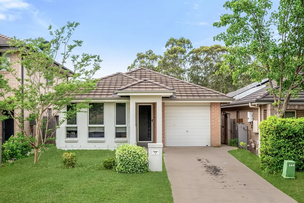 25 Fairchild Road, Campbelltown, NSW 2560