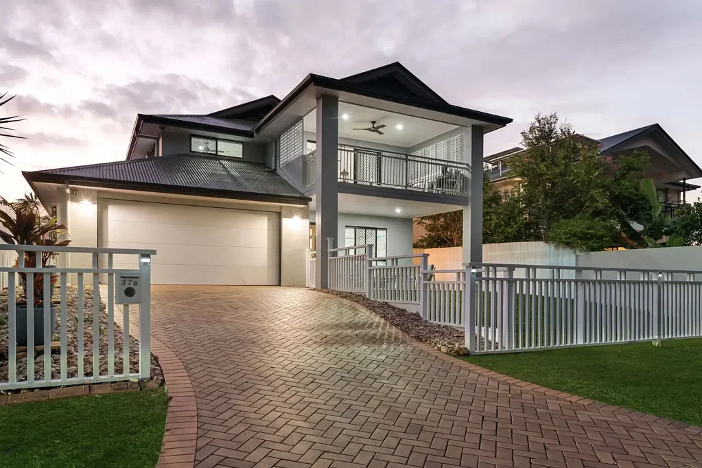 Thornlands 6 Bedroom Entertainer´s Dream in Prime Thornlands Location
