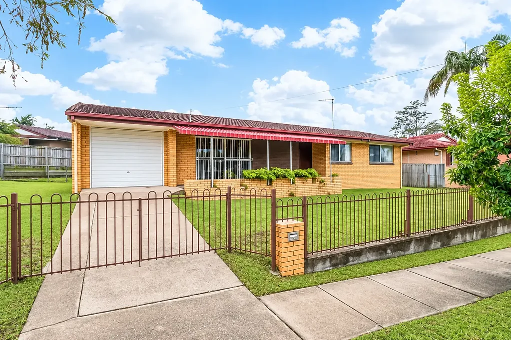 FAMILY HOME - GREAT LOCATION