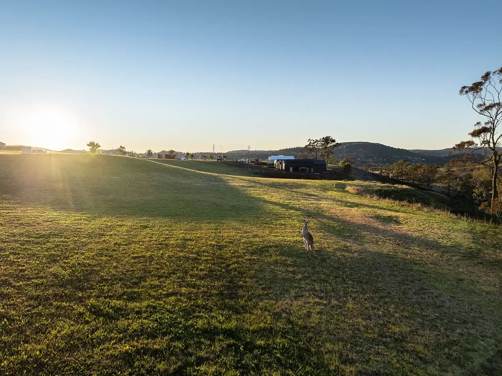 25 Hillside Court, Mount Rascal, QLD 4350