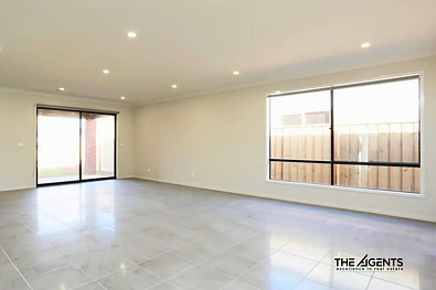 17 Tindale Boulevard, Werribee, VIC 3030, 4 Bedrooms, 2 Bathrooms, House