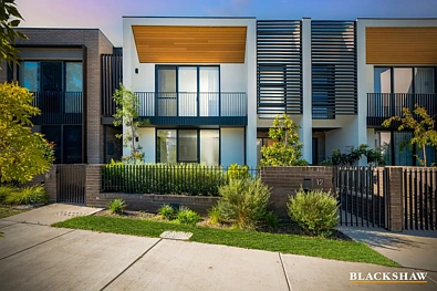 Red Hill 3Kwarto Stylish Terrace Home at "The Parks" Red Hill – Separate Title