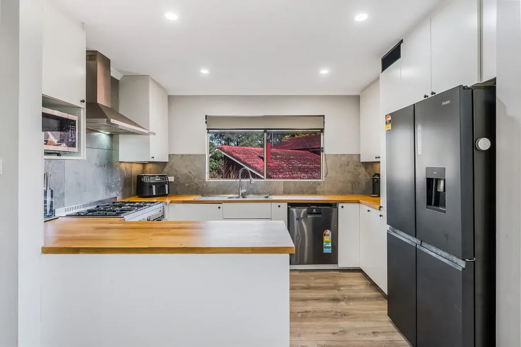 2/49 Diamontina Avenue, Kearns, NSW 2558