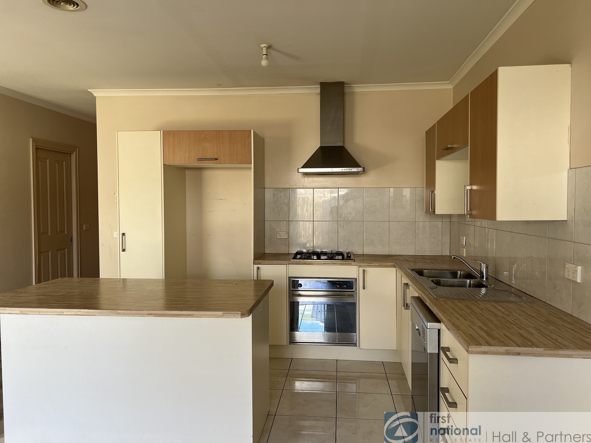 2A LARBERT RD, NOBLE PARK VIC 3174, 0 chambres, 0 salles de bain, Townhouse