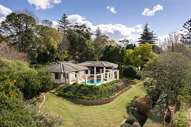 Prince Henry Heights 5 Slaapkamer Elevated estate on 2,515m² across two titles with spectacular valley views