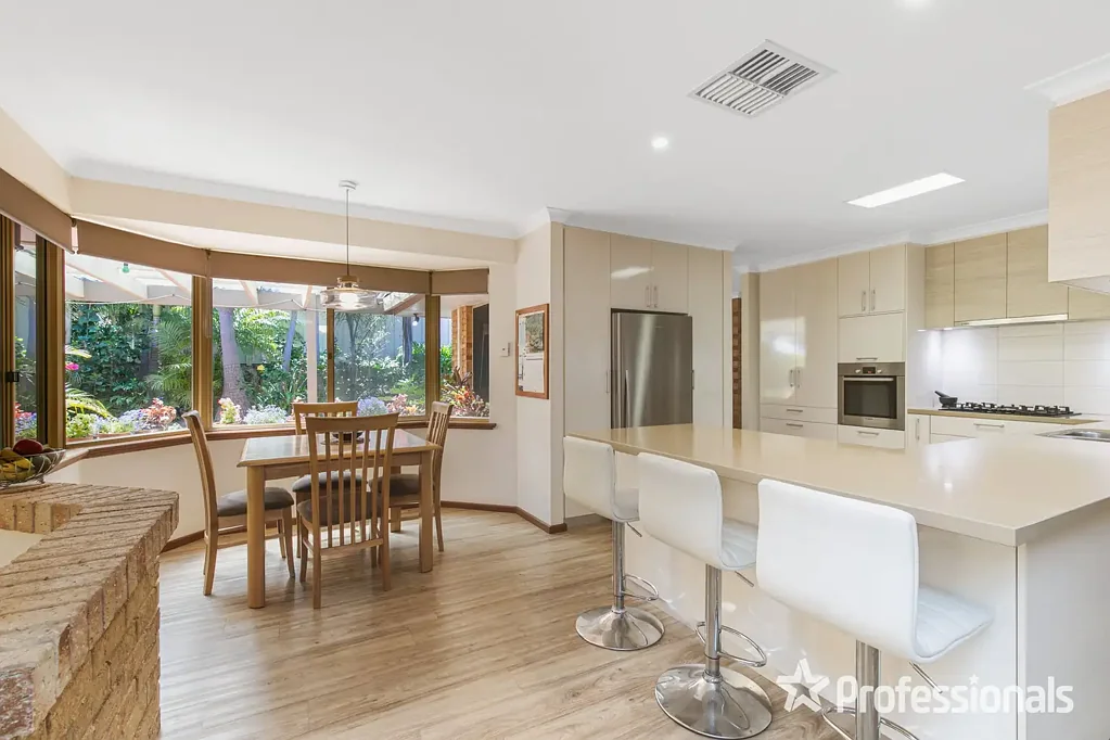 9 Greenholm Court, Kingsley, WA 6026