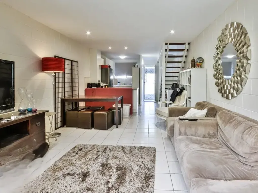 Townhouse In the Heart of Mooloolaba